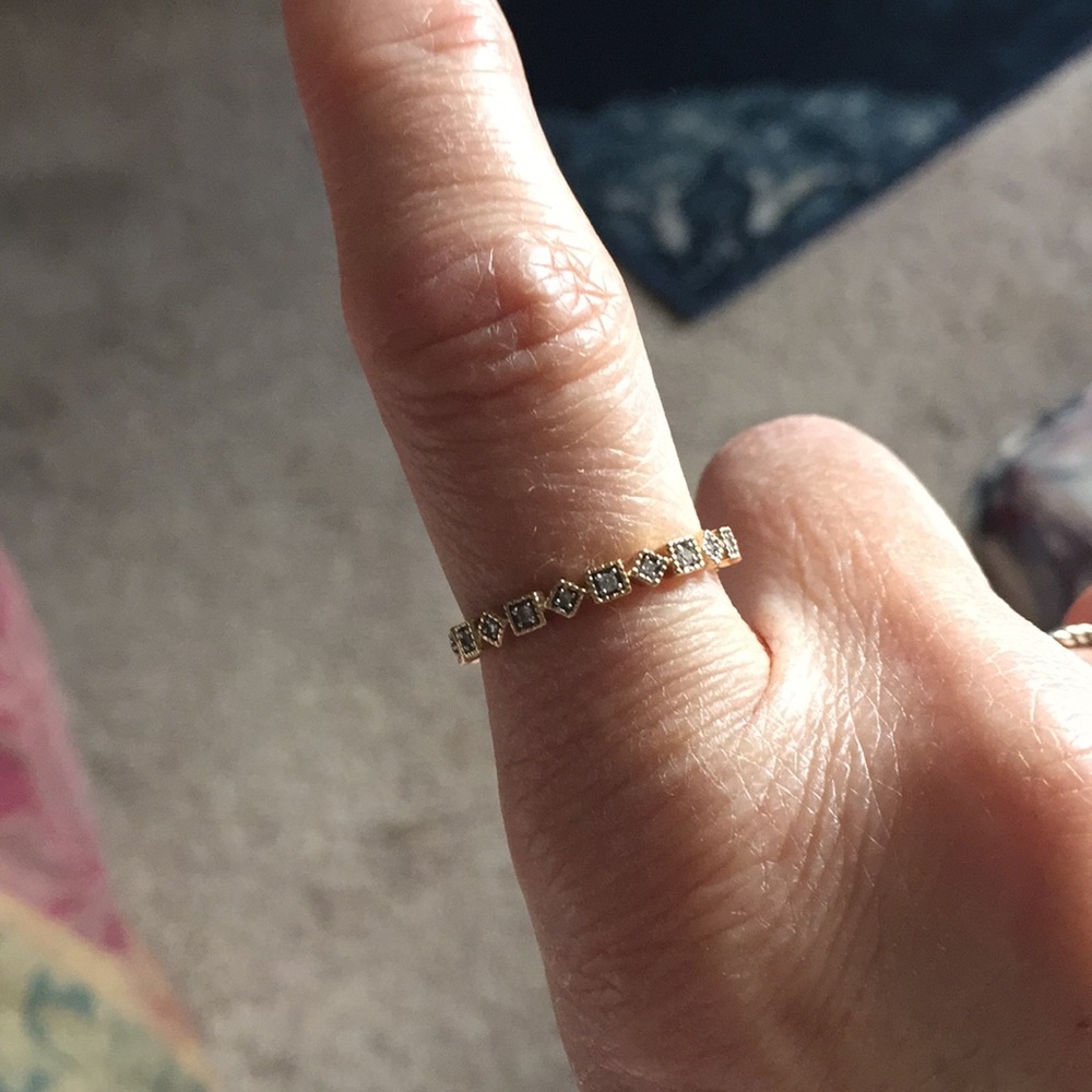 14k gold An diamond ring has paper work